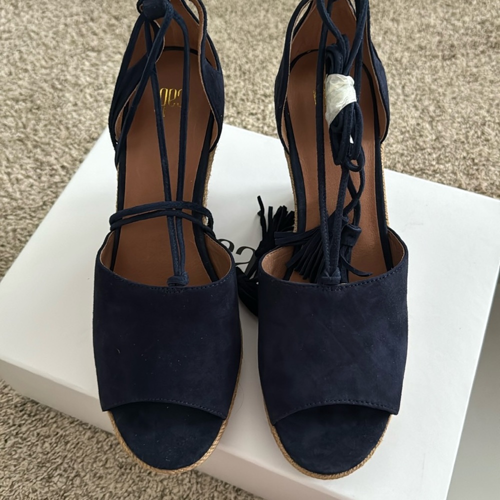 Cabi Isla brand new navy blue suede wedge sandal new in box, size 8.5